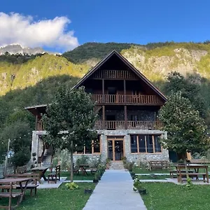 ** Pensión Alpinehouse Albania